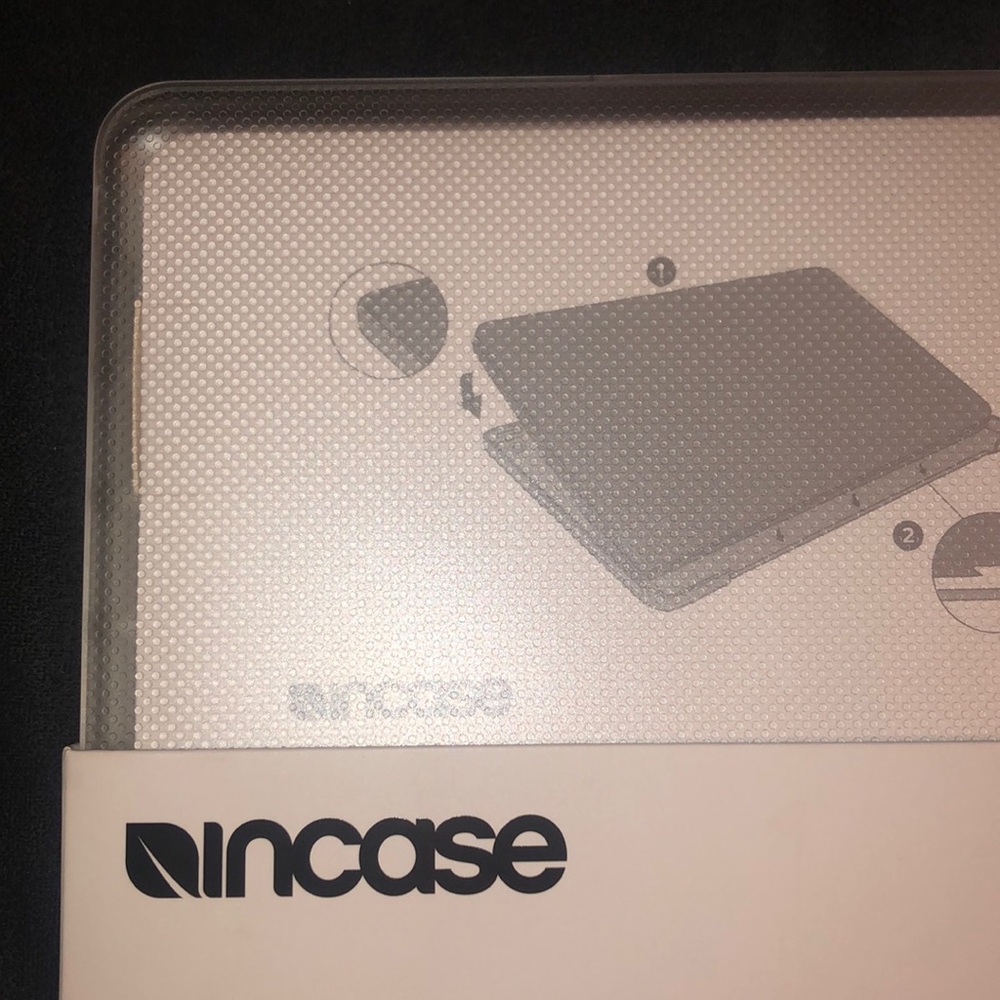 NWT Clear Incase Hardshell Case MacBook Pro 15